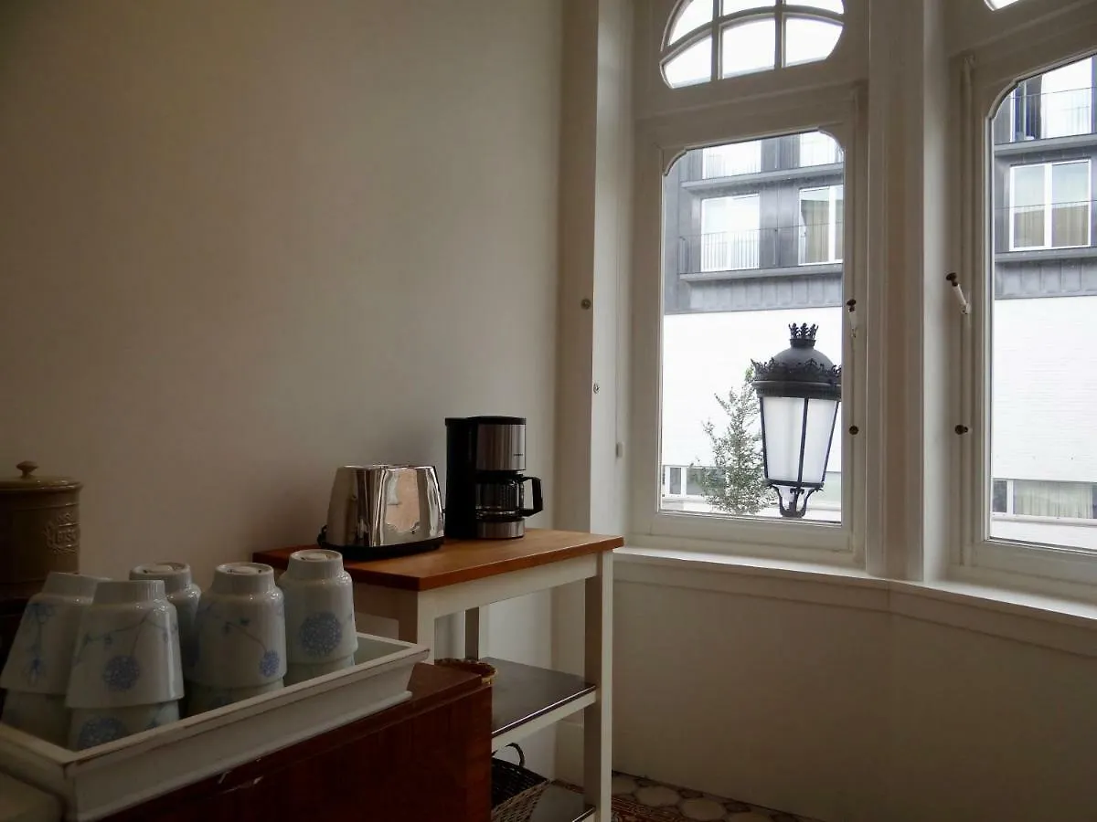 Holiday home Uniek Art Deco Herenhuis Ostend